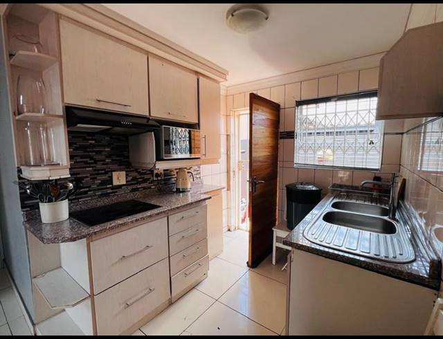 4 BEDROOM HOUSE FOR SALE IN CLAYVILLE